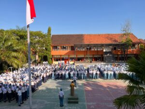 Panen Prestasi di Awal Pekan: SMKN 1 Kraksaan Berikan Apresiasi bagi Para Juara Ajang Kapolres Cup dan Piala Wali Kota Surabaya 2026